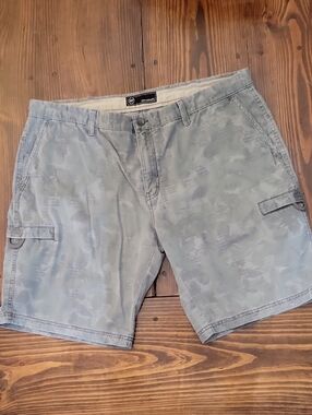 Weatherproof Men's Light Gray Camouflage Cargo Shorts Waist 42